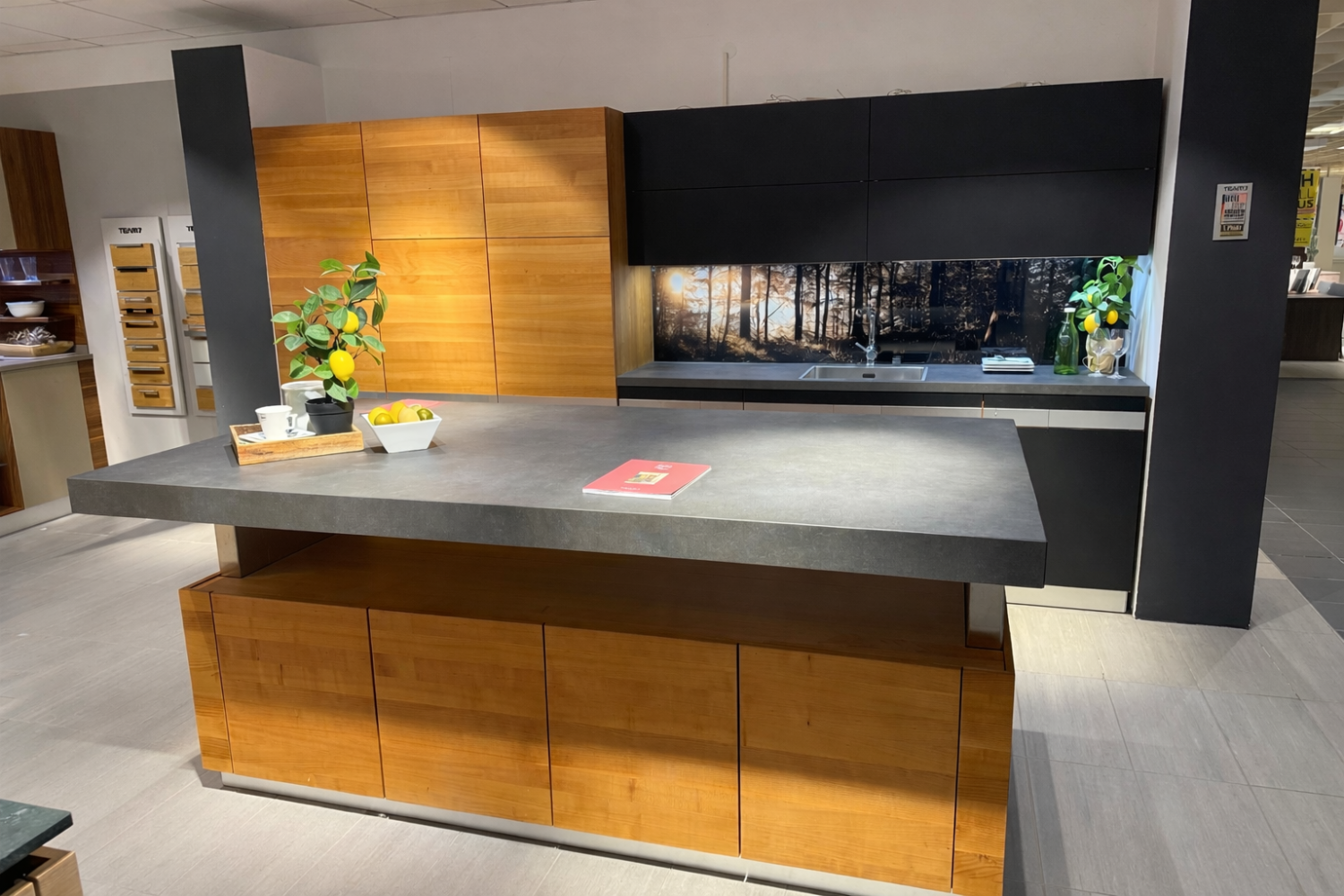 Möbel Küche Team 7 Kirsche Massivholz  Glas schwarz matt XXXLutz