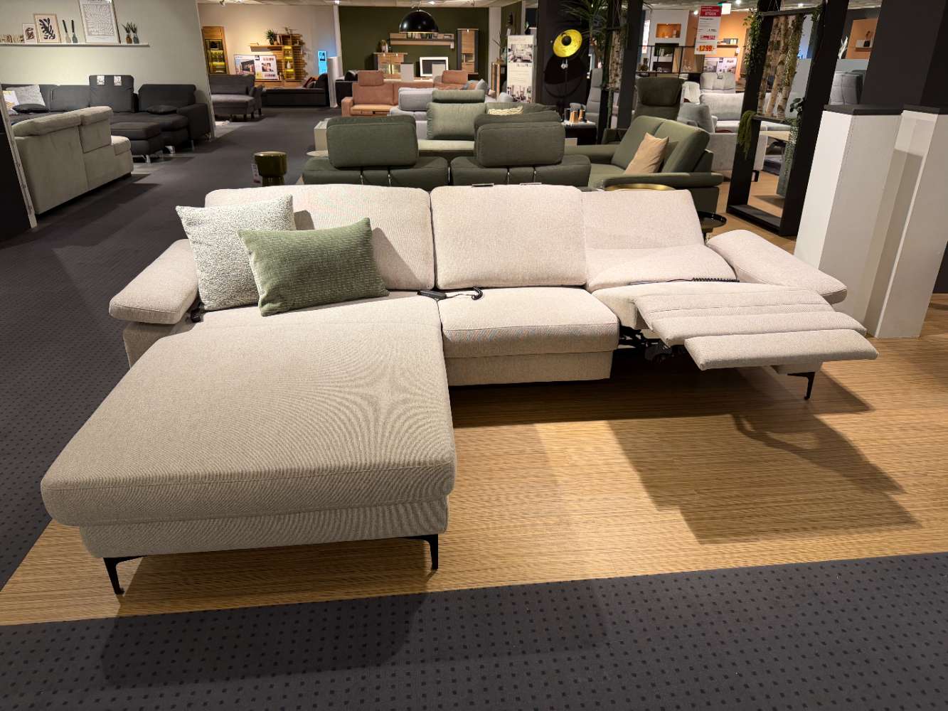 Polstergarnitur beige mit Longchair, ca. 186×296 cm