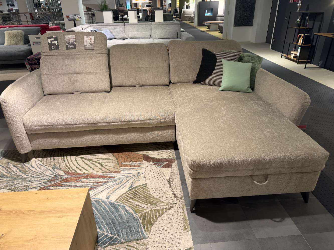 Polstergarnitur beige mit Longchair, ca. 267×209 cm