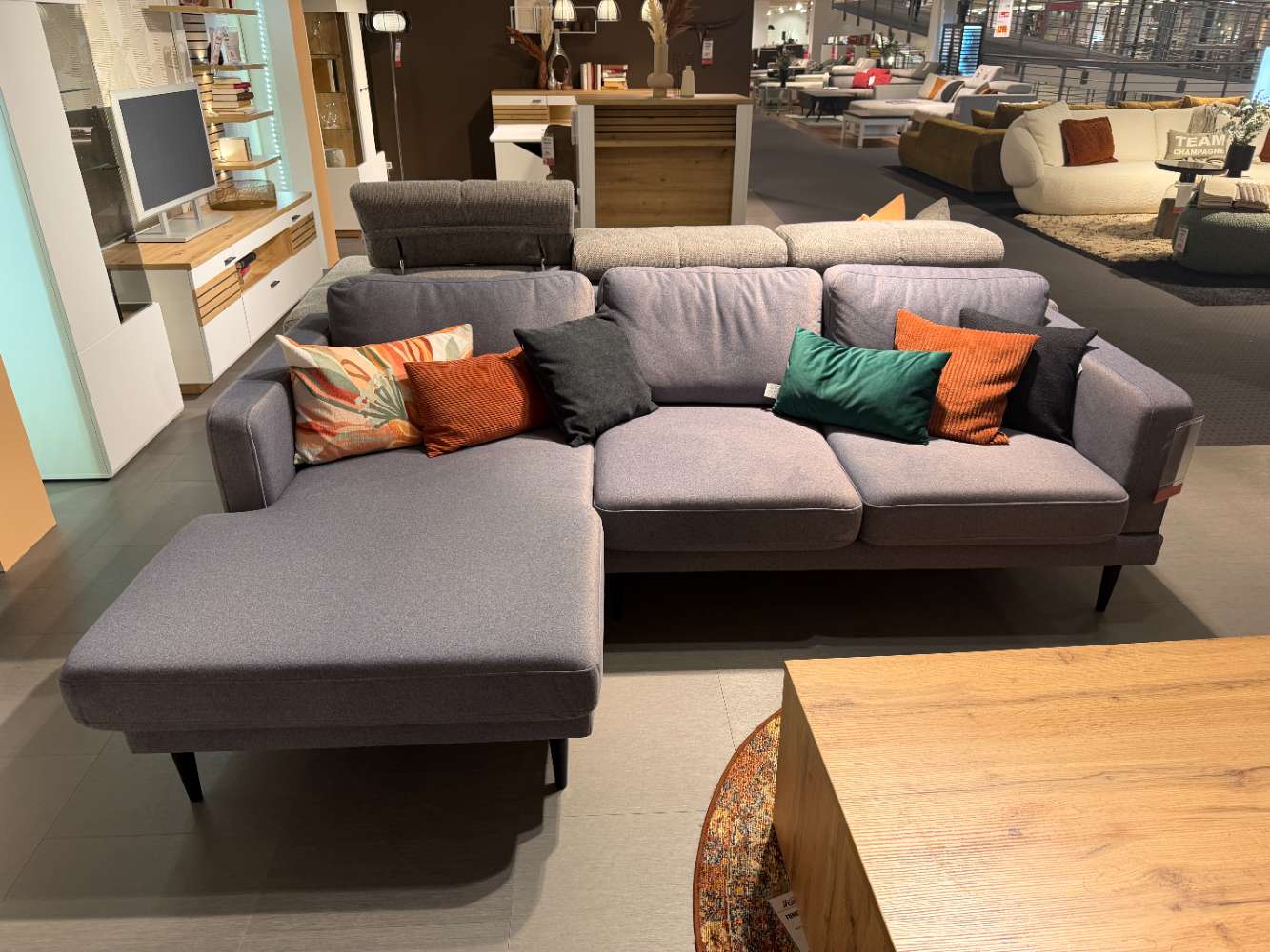 Polstergarnitur grau mit Longchair, ca. 240×154 cm