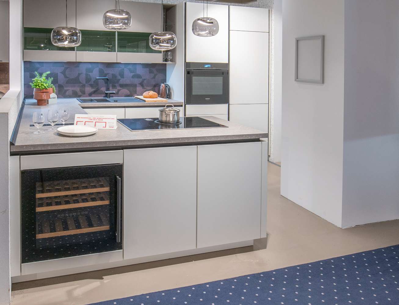 Großzügige U-Küche Mondo