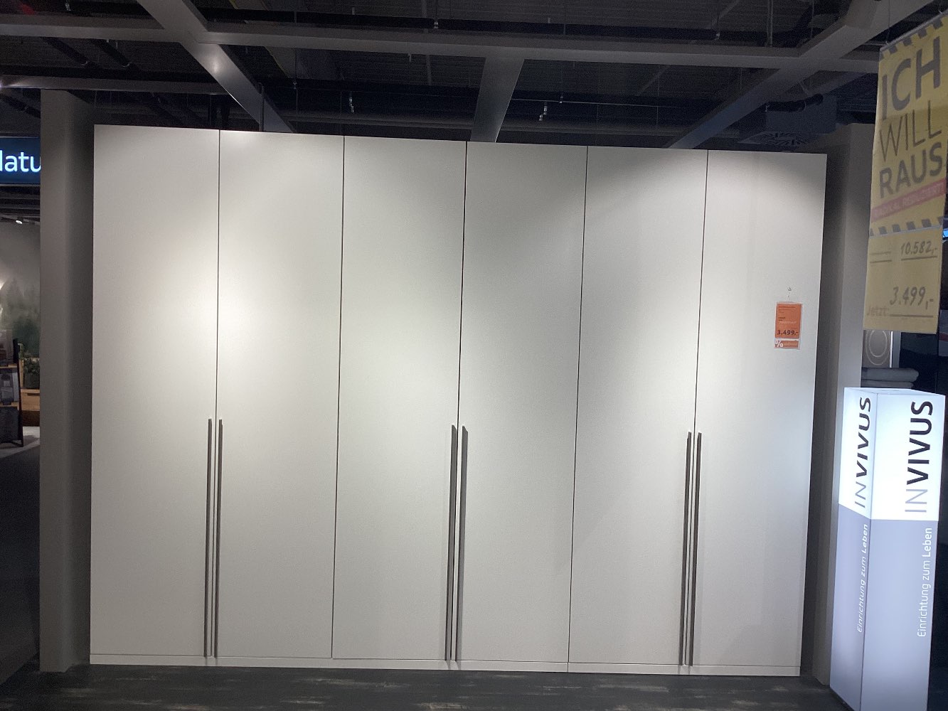 Drehtürenschrank INVIVUS