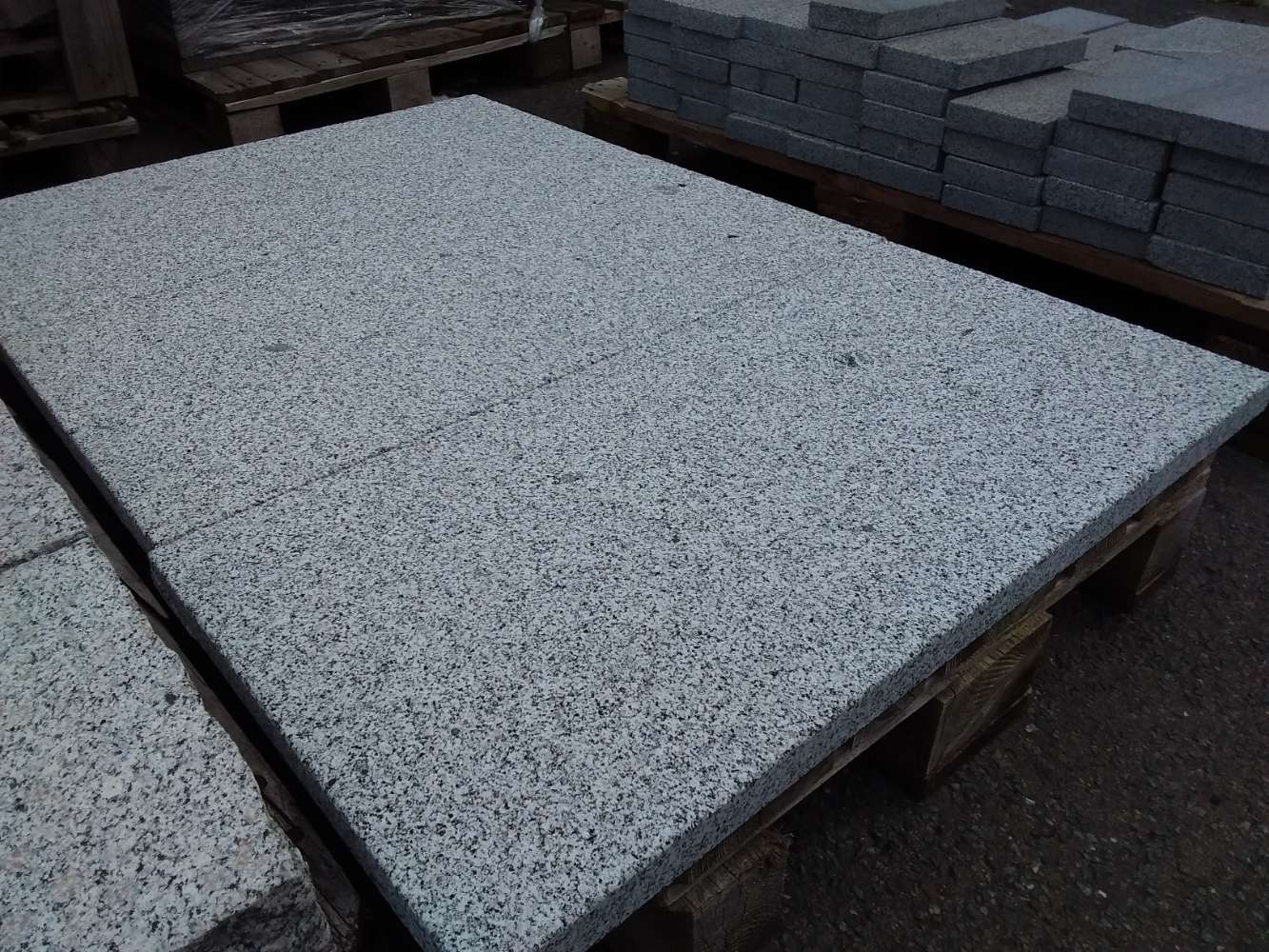 Granit Terrassenplatten 80x40x3 cm Naturstein Bodenplatten