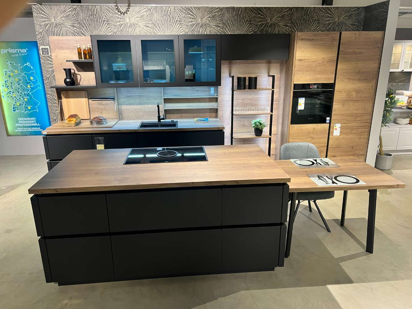 moderene Grifflosküche schwarz ultramatt