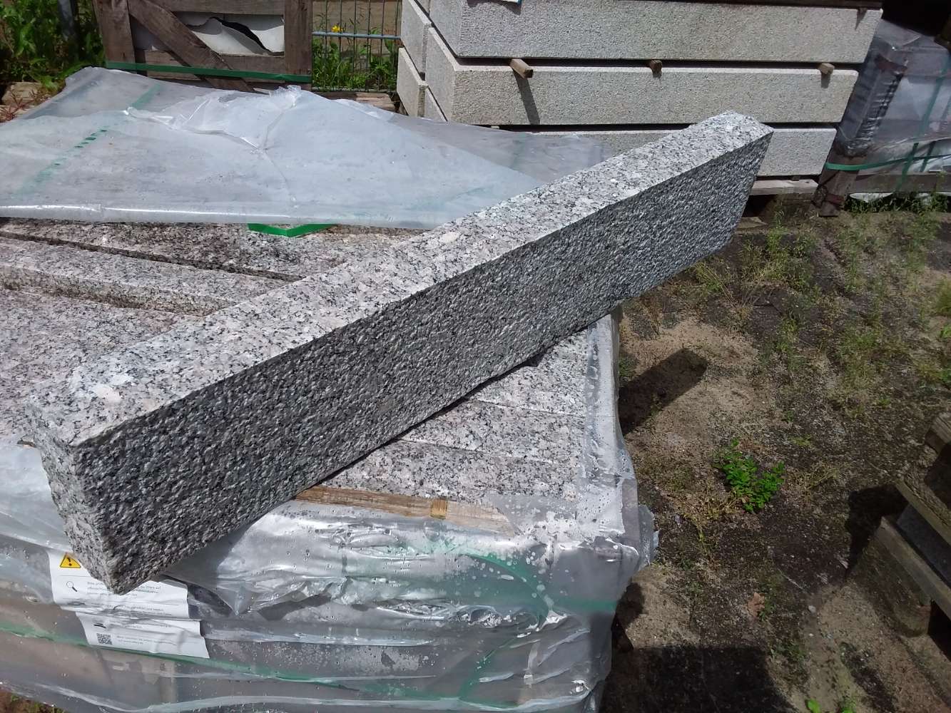 Granit Randsteine 8x20x100 grau Naturstein Palisaden Outlet