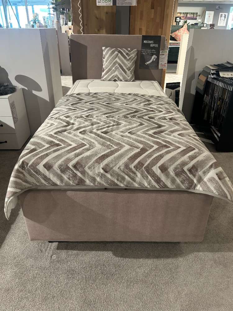 Polsterbett mit Motor