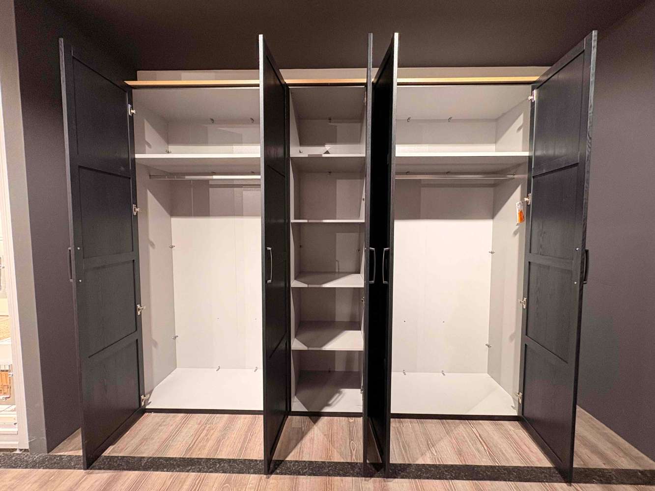 Drehtürenschrank 5-türig Toneo  Art 40101966