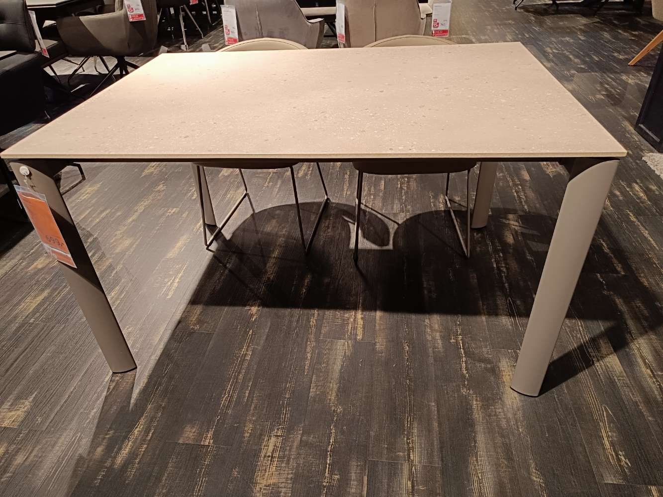 ESSTISCH EMINENCE CALLIGARIS