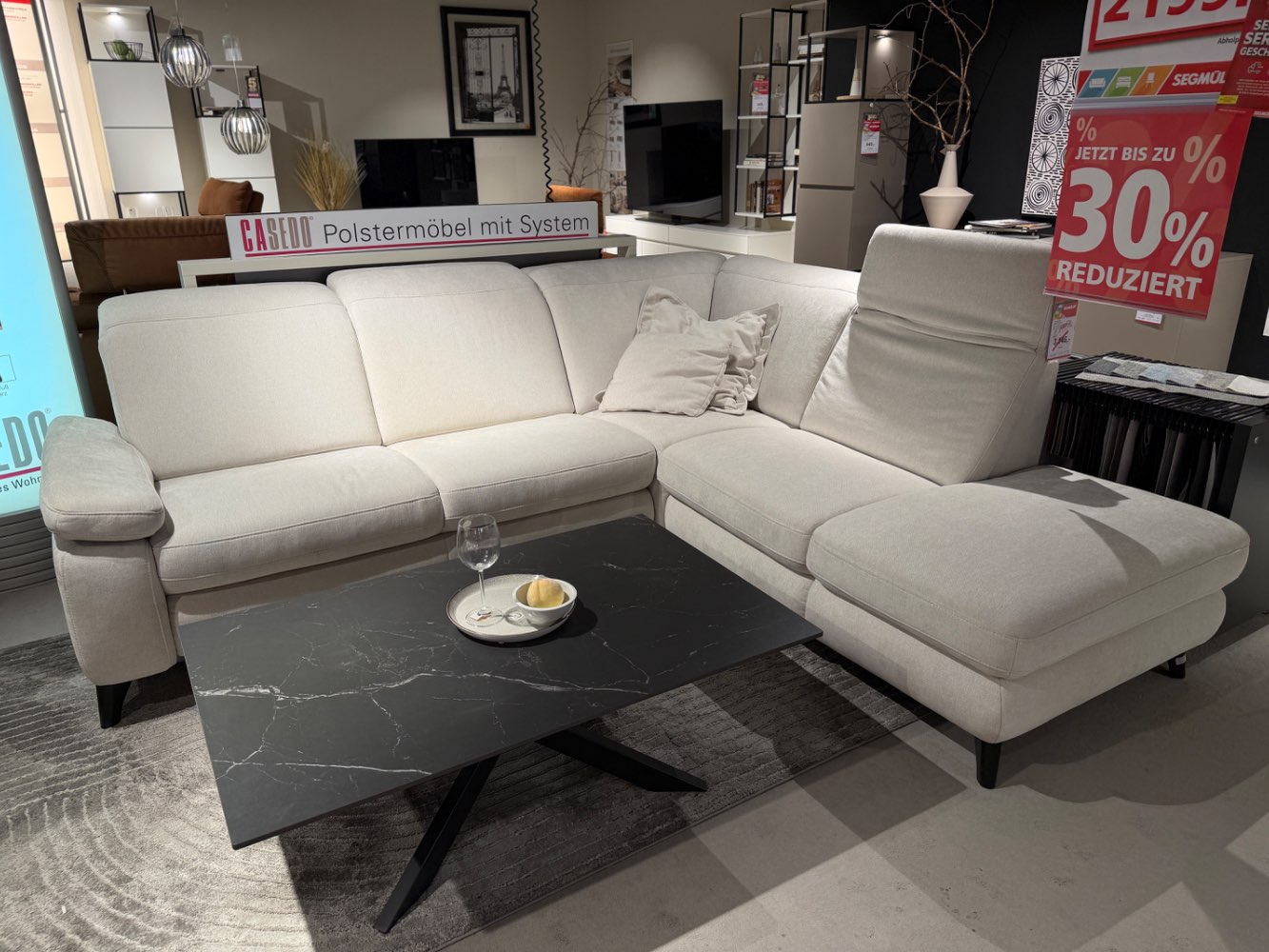 Sofa ca. 265 x 233 cm in creme