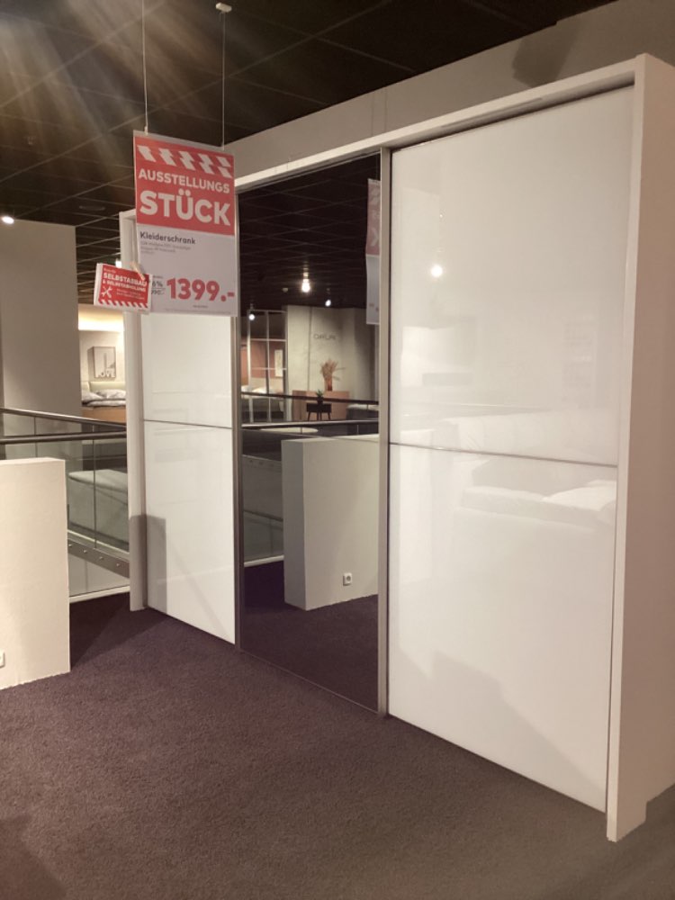 Kleiderschrank