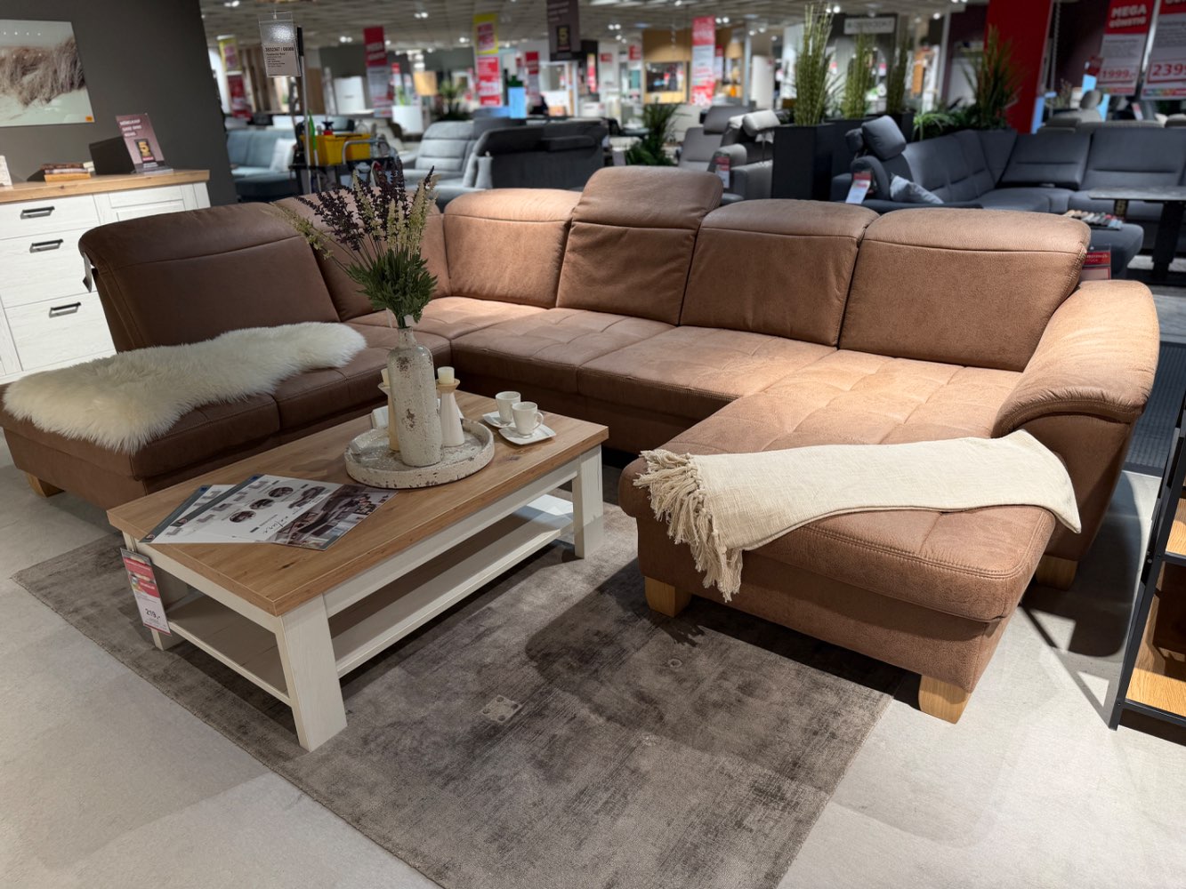 Sofa ca. 243 x 341 x 185 cm in tabac