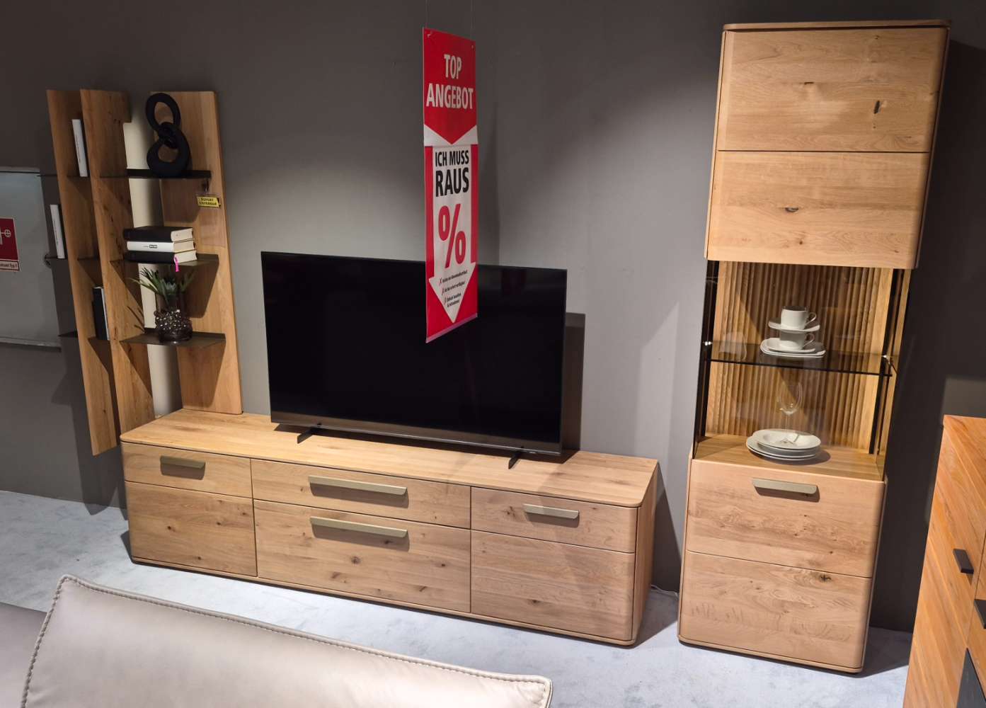 Wohnwand Wildeiche massiv, LED-Beleuchtung BHT ca 333,8x207x45,2