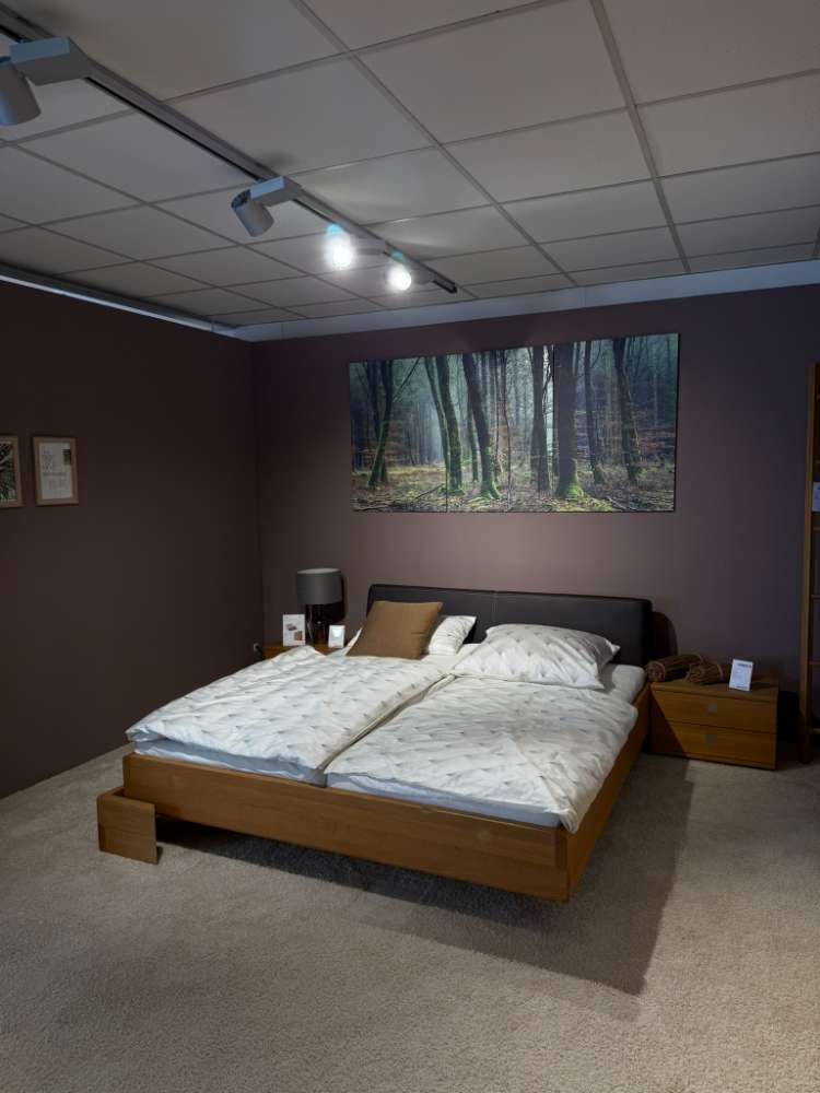 Team 7 Nox Bett mit Nachtkästchen