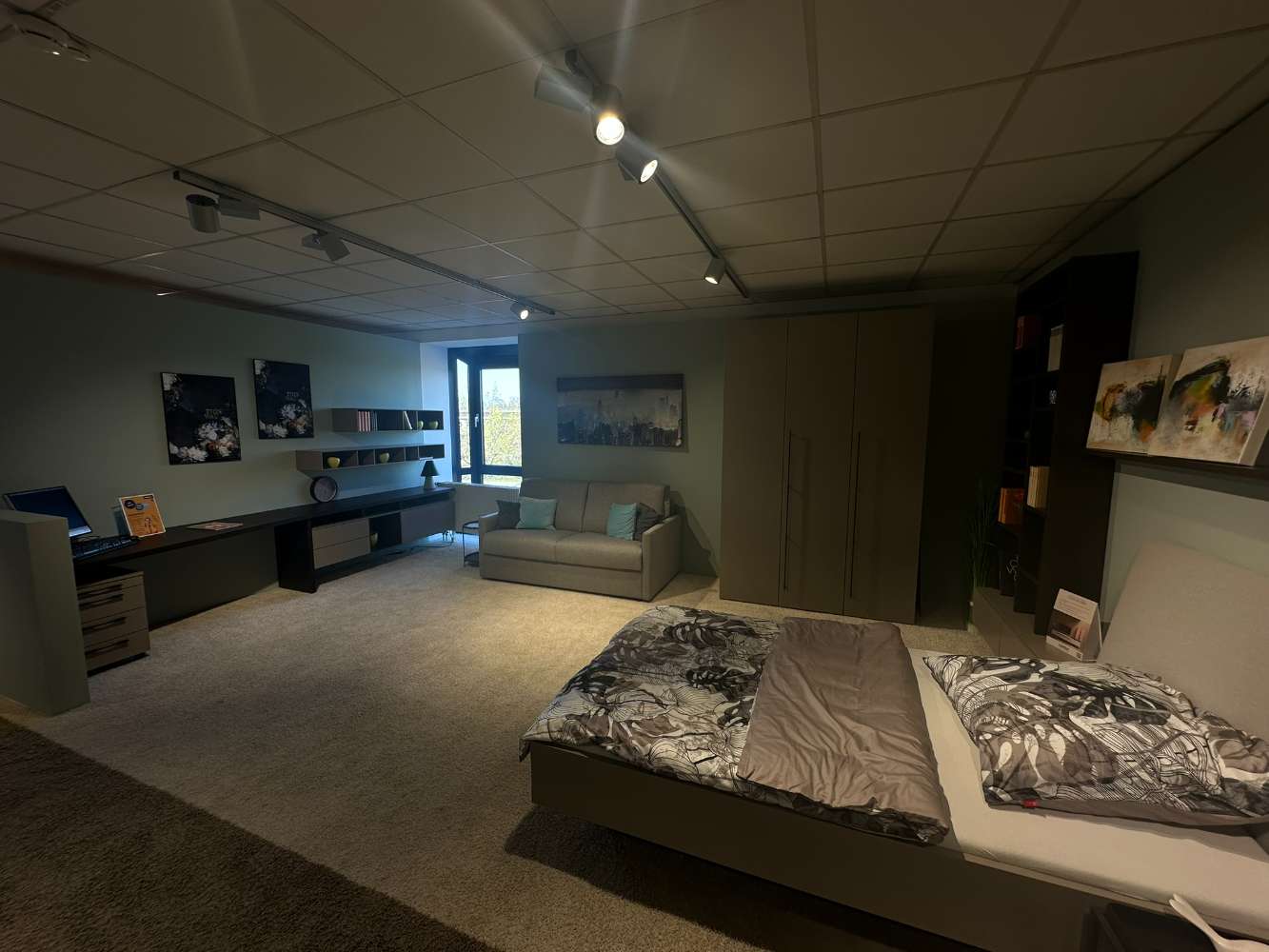 Apartment, Schlafzimmer, Büroausstattung Contur 3900 / Miria