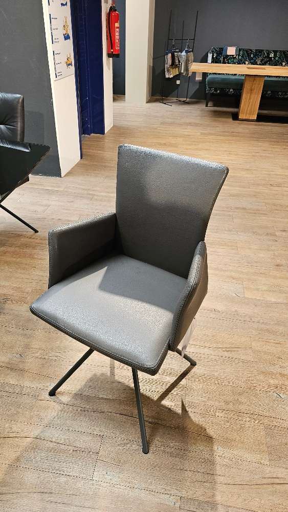 1x Armlehnenstuhl Helmond Moover von MUSTERRING