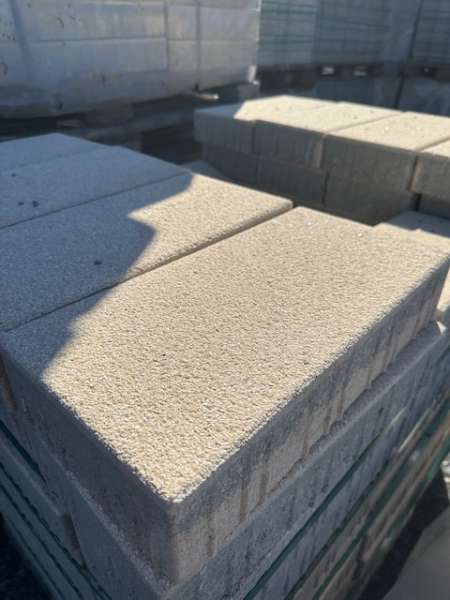Vios Pflaster 40x20x8 cm beige gestrahlt (2.Wahl)