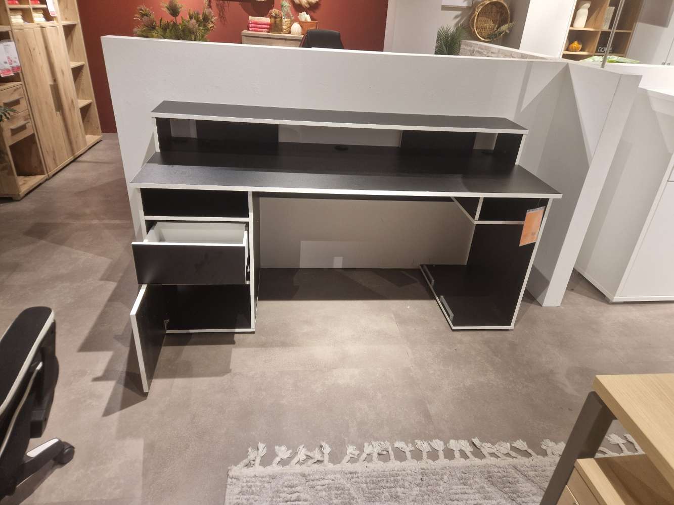 Möbel-Gamingtisch-Schwarz-XXXLutz