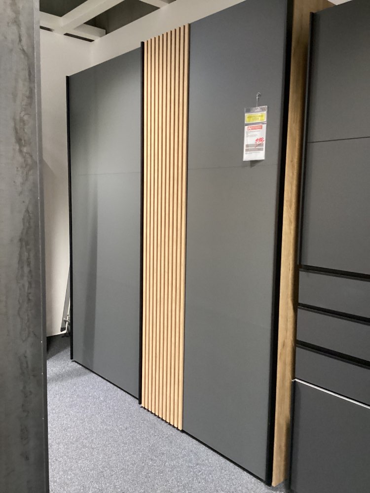 Schwebetürenschrank Sideline
