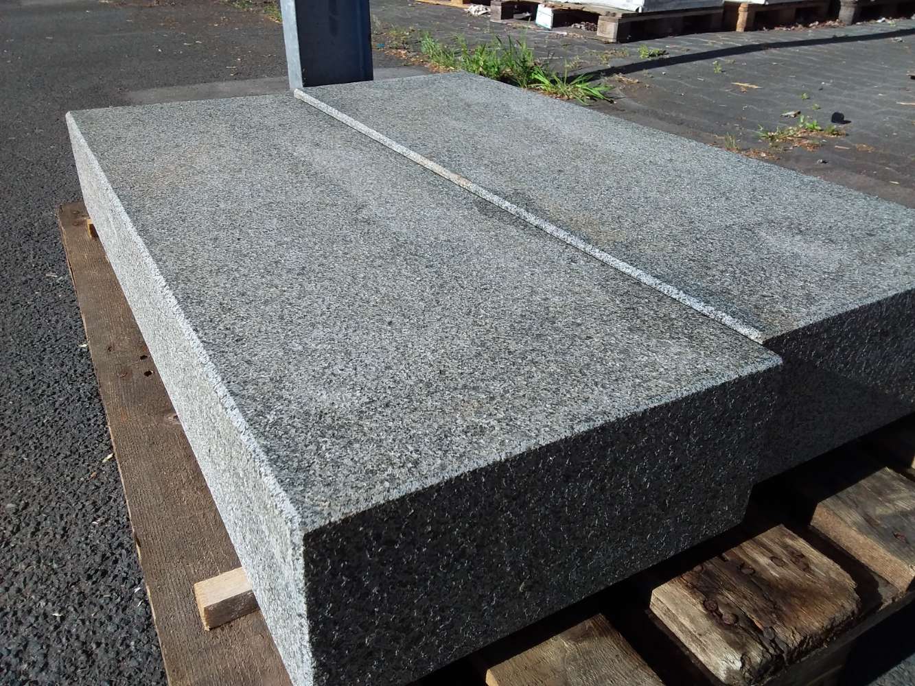 Granit Blockstufen 15x35x150 Naturstein Treppe Outlet