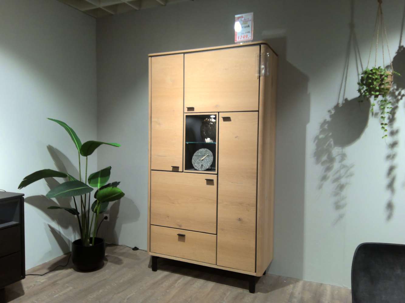 Henders & Hazel Schrank Livada