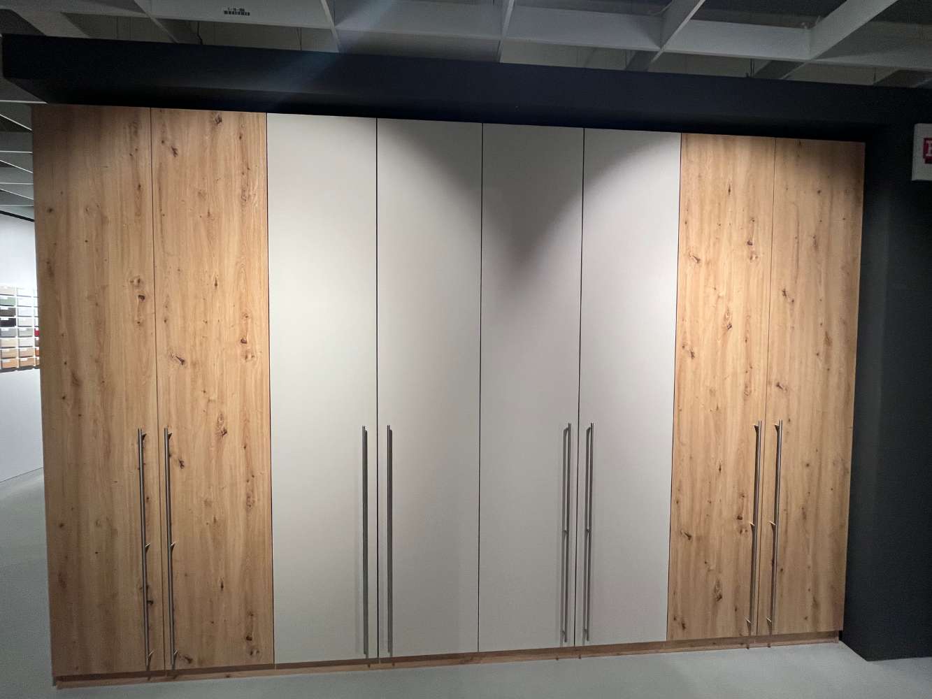 Dachschrägenschrank hinten