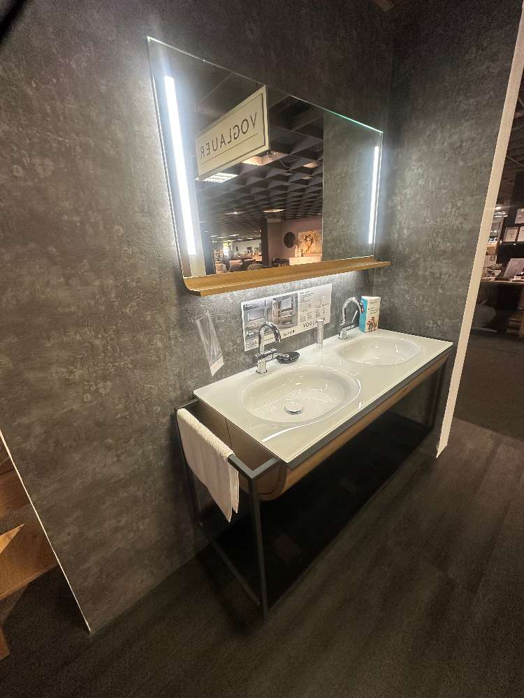 Badezimmer Möbel / Doppelwaschtisch / Glasbecken / Voglauer