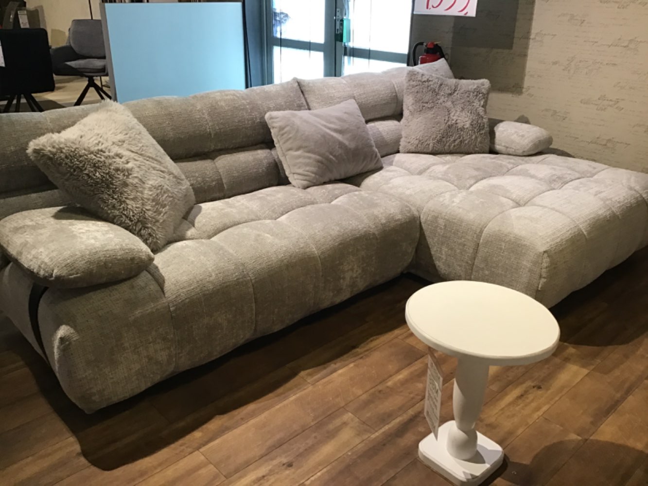 Eckgarnitur mit Ottomane rechts Farbe  Grau,Maß 278x155cm