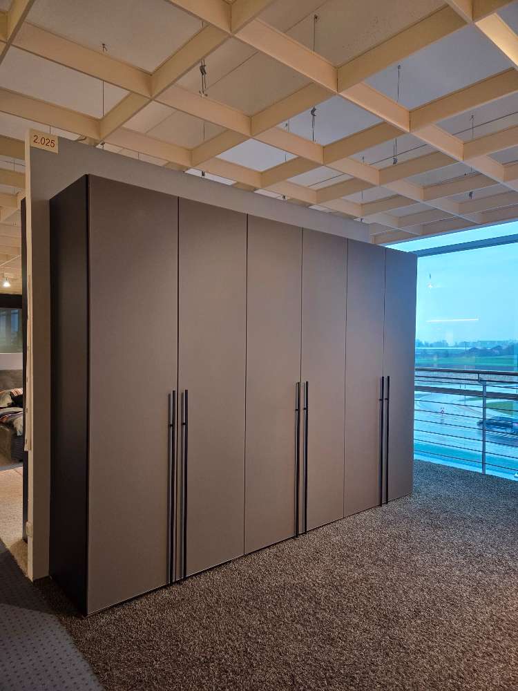 Drehtürschrank 6 türig