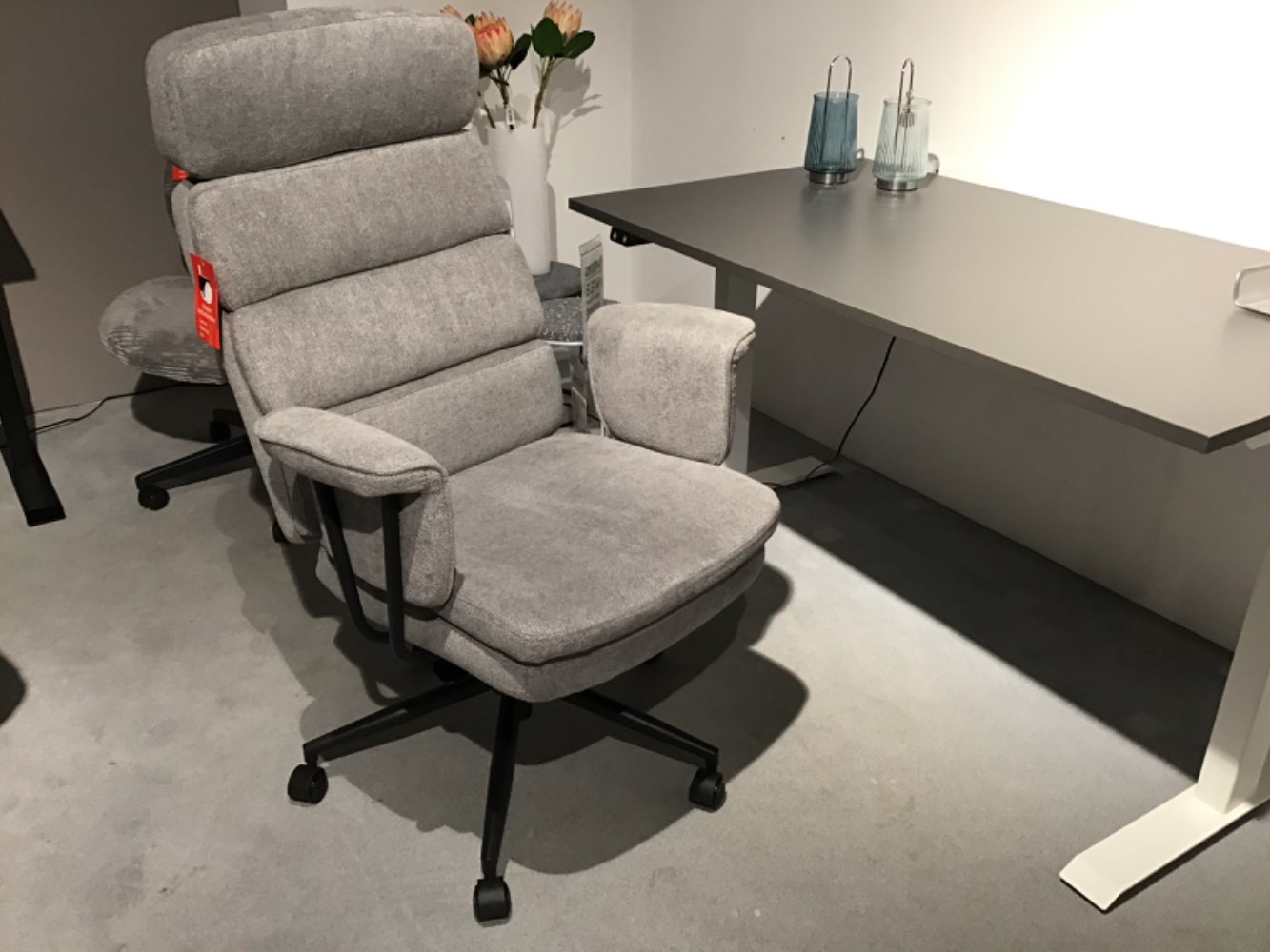 Chefsessel höhenverstellbar Farbe grau,Maß 74x115x75cm