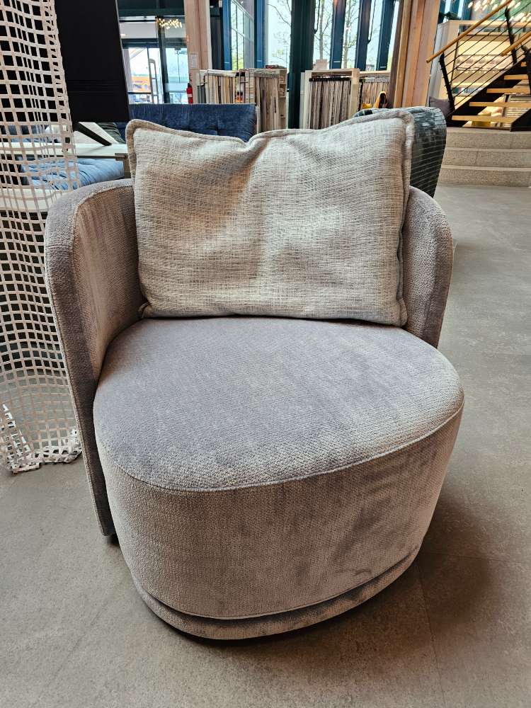 Möbel, Kröncke Sessel Cedar drehbar in Stoff mit Rückenkissen