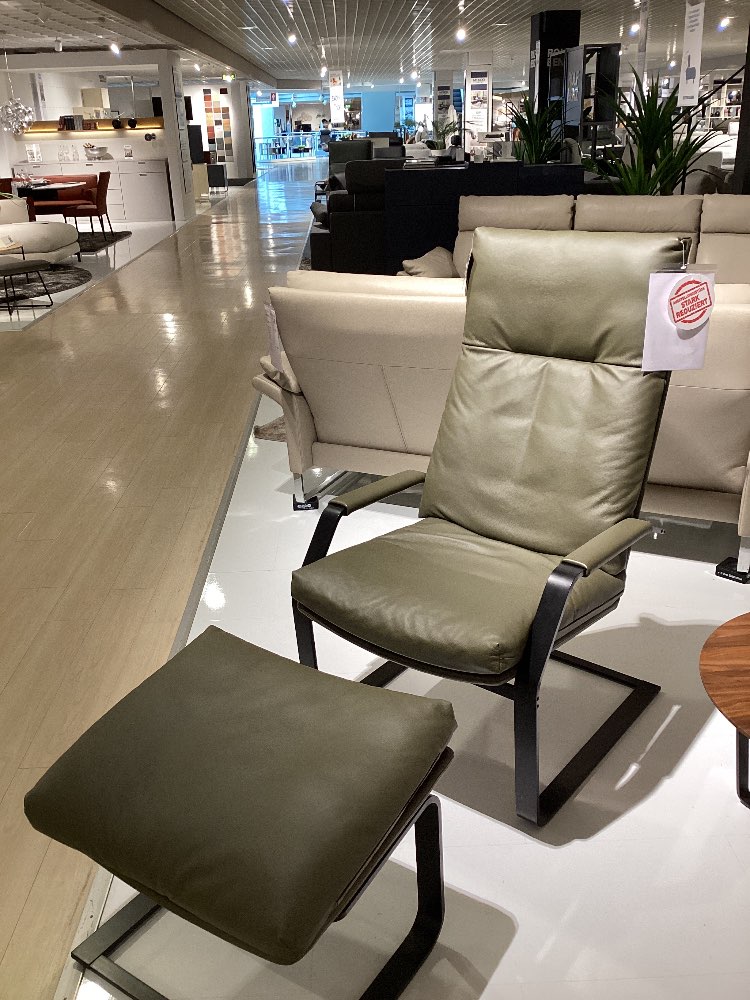 Einzelsessel und Hocker CL 263