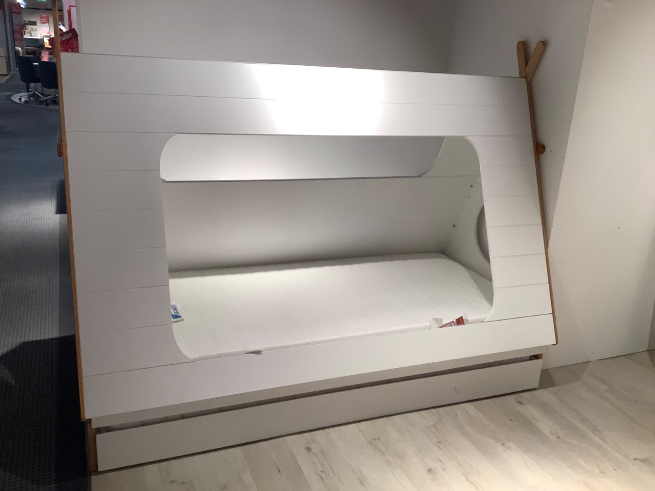 Bett ca. 214 x 105 x 165 cm mit Untersschiebliege
