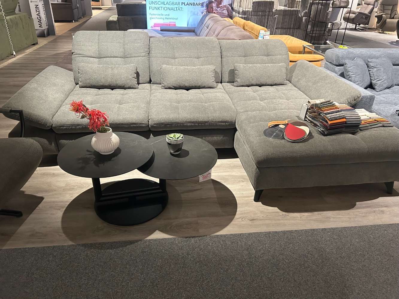 Ecksofa Mikrofaser grün, Fuß schwarz, Bett+ Stauraum