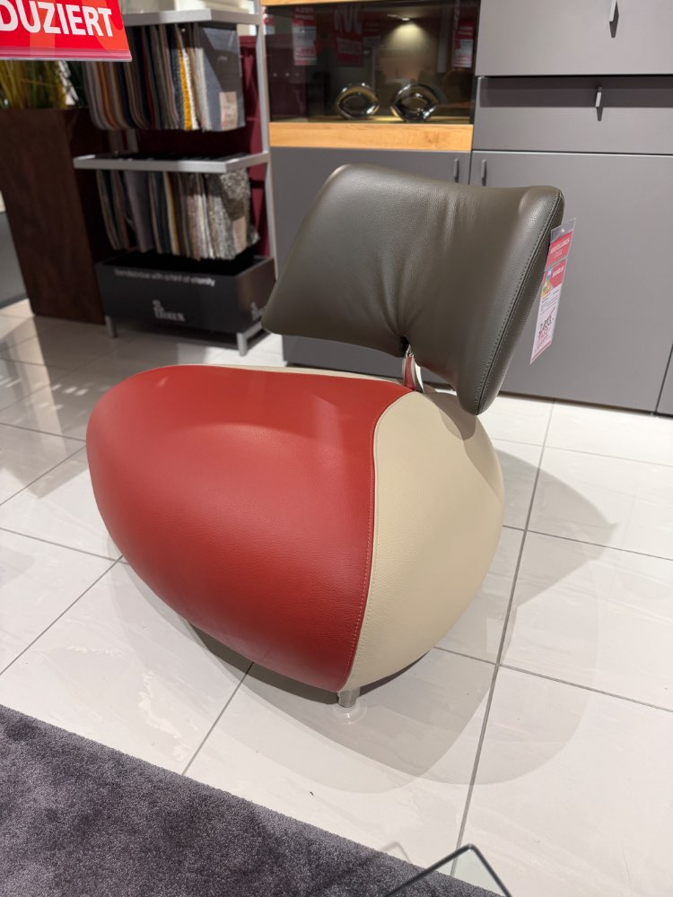 Sessel ca. 86 x 73 x 84 cm in Leder