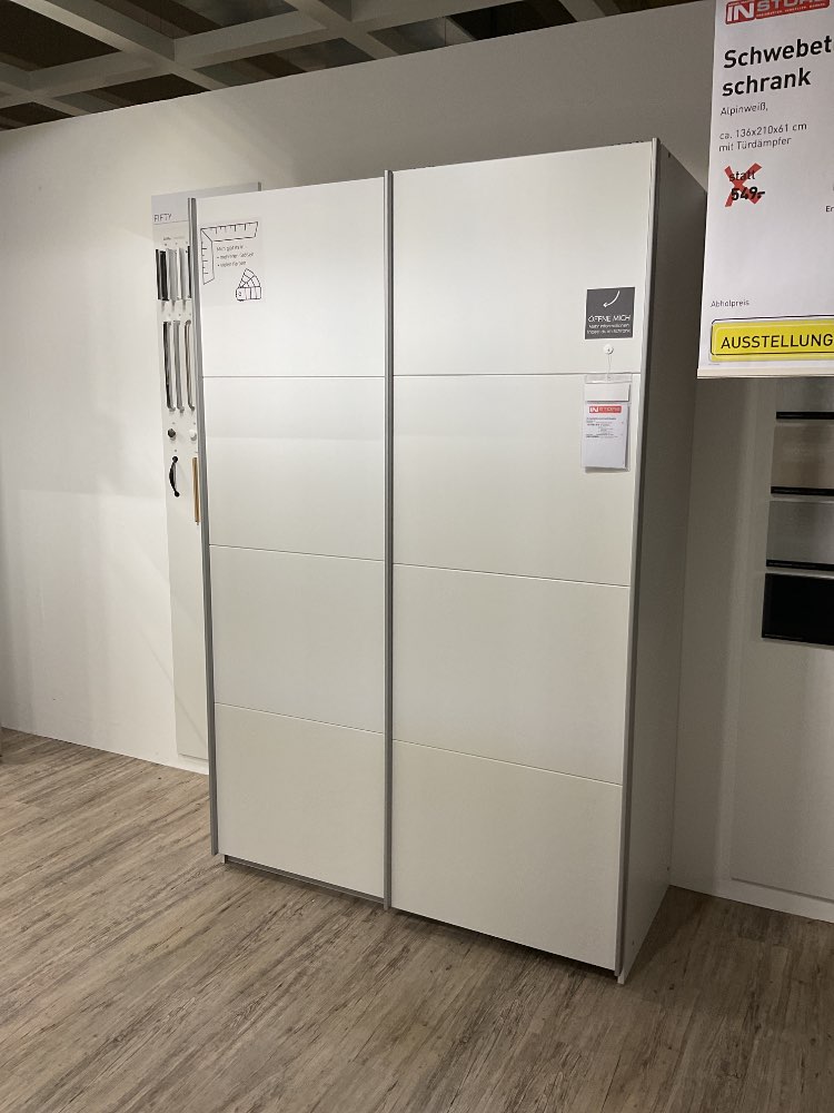 Schwebetürenschrank