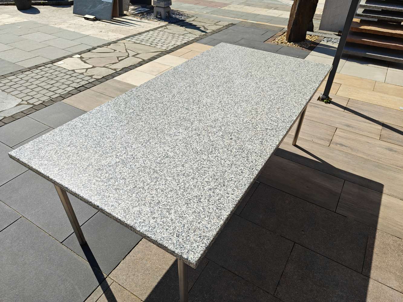 Naturstein Gartentisch (Granit)