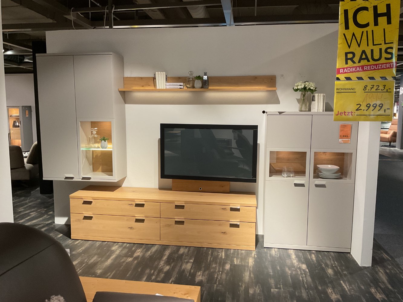 XXXLutz Ausstellungsstück Möbel Wohnwand Interno Lack grau Eiche