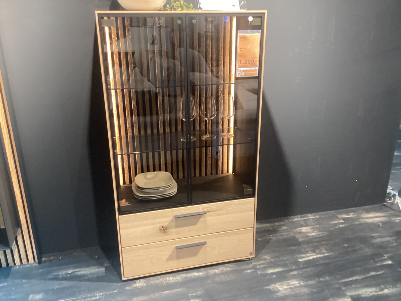 Möbel, Musterring, Vitrine, Targo, ca. 77x138x39cm, Kerneiche