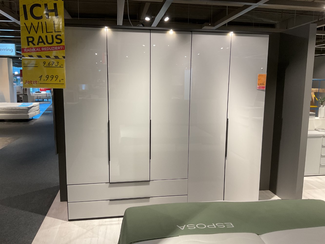 XXXLutz Ausstellungsstück Möbel Drehtürenschrank Glassystem grau