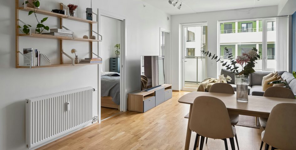 moderne Wohnung mit Holzboden