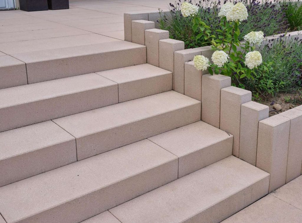 Vios Stufen beige 50x35x15 gestrahlt ( Restposten)