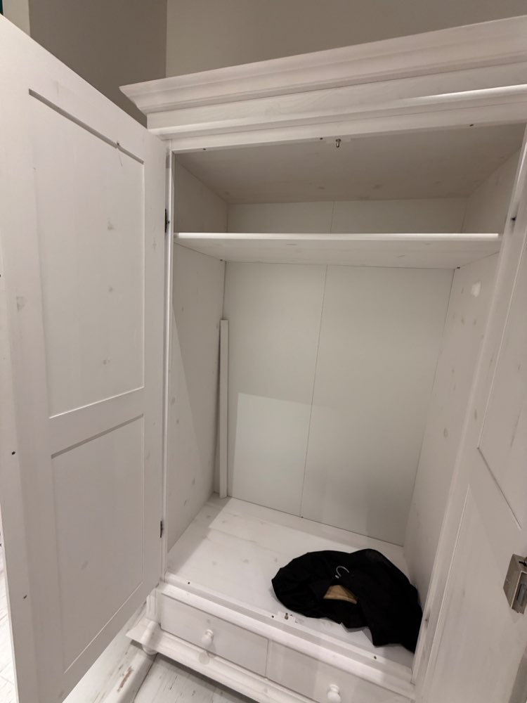 GARDEROBENSCHRANK SALZBURG