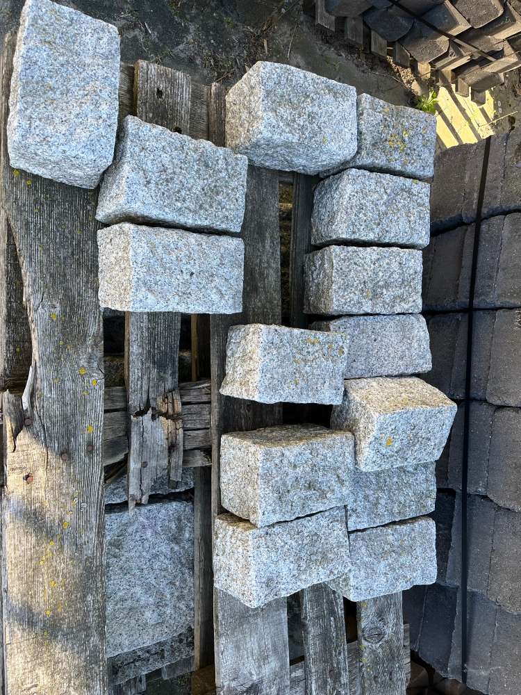 Granit-Palisaden hellgrau, 12 x 12 x 20cm
