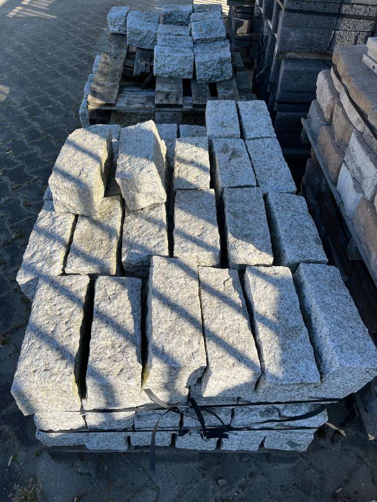 Granit-Palisaden hellgrau, 12 x 12 x 30cm