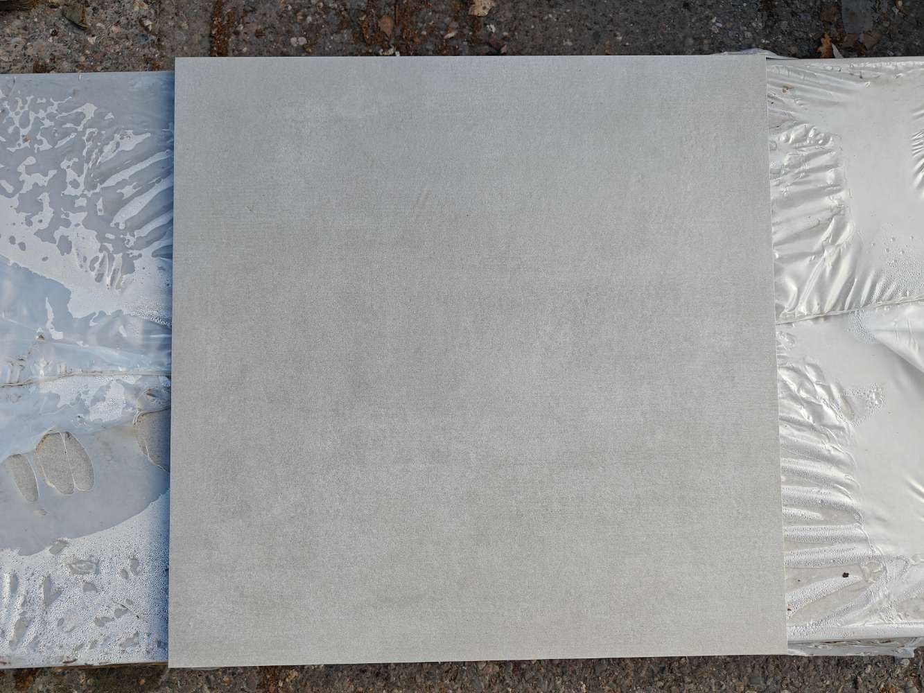 ⭐ SONDERPOSTEN ⭐  – Keramikplatte „grau“ 60x60x2cm