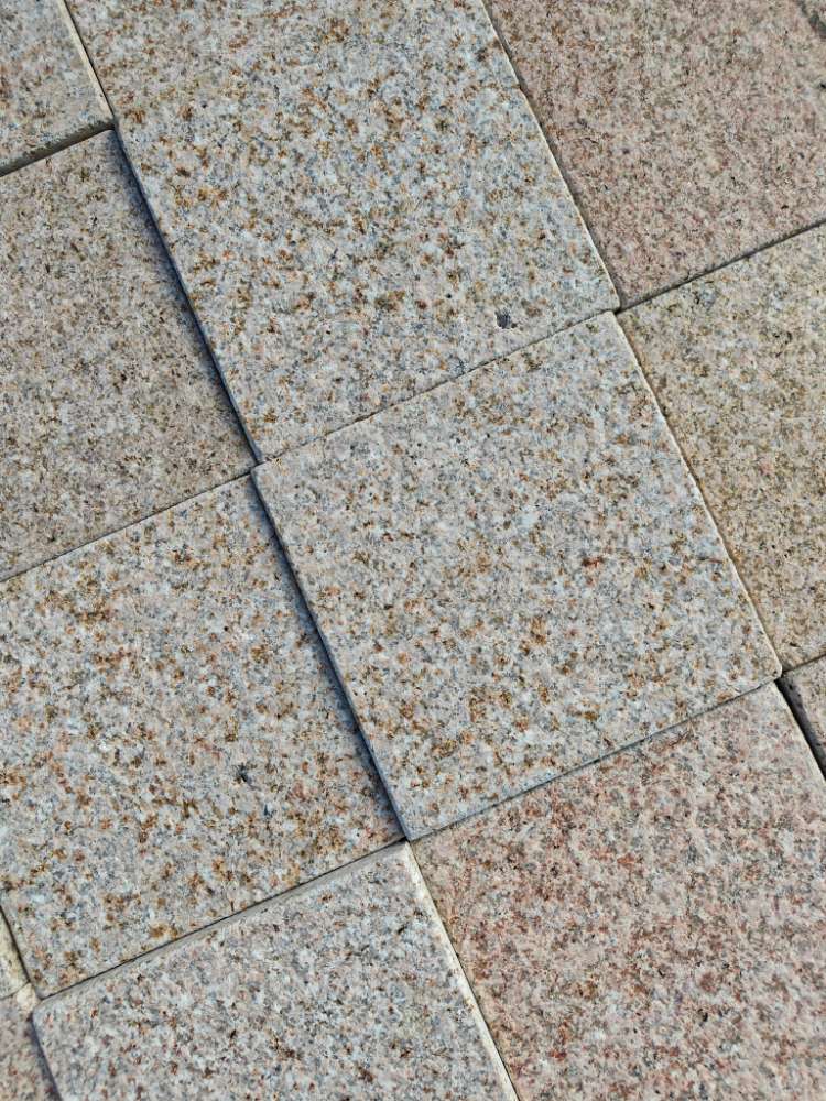 ⭐ SONDERPOSTEN ⭐  – Natursteinplatten „gelb-grau“ 20x20x3cm