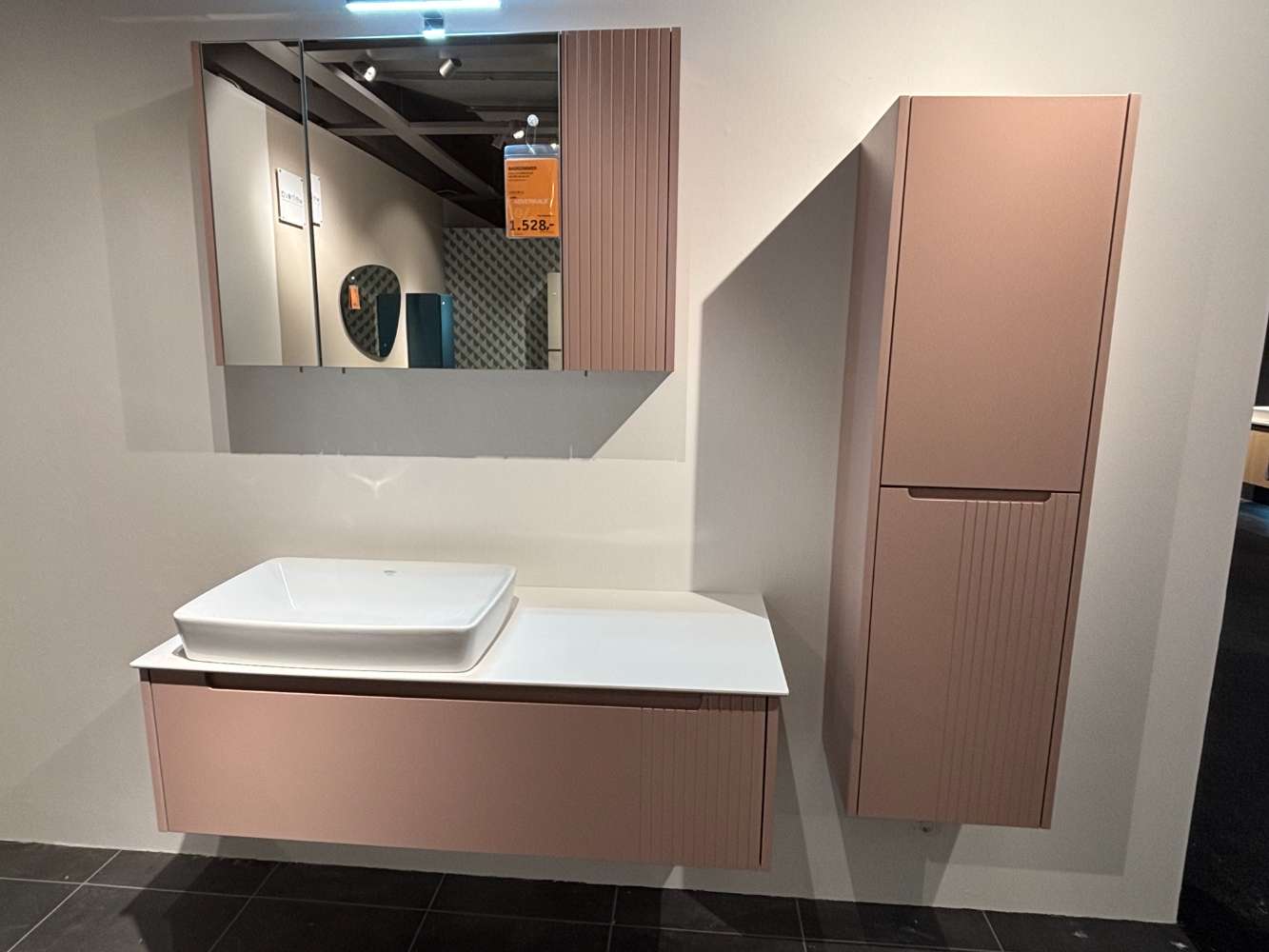 Möbel, Badezimmer Rosa, XXXLutz