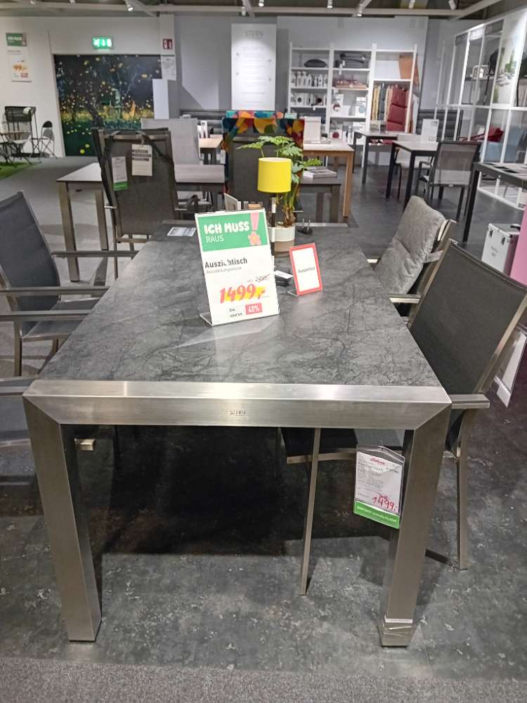 Ausziehtisch