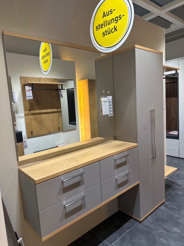 Garderobe Initus