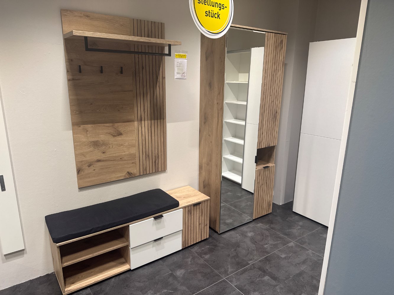 Garderobe Vito Senyo